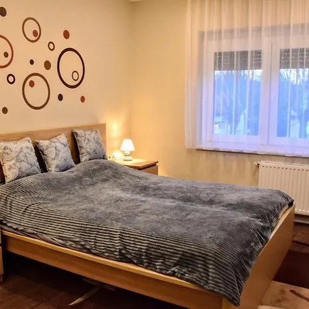 Keknefelejcs Vendeghaz *