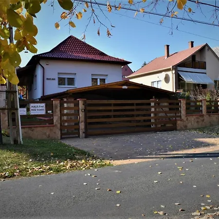 Keknefelejcs Vendeghaz 別荘 *