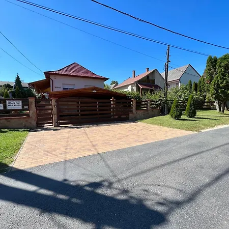 Keknefelejcs Vendeghaz * ザラカロシュ