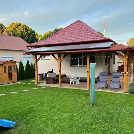 Keknefelejcs Vendeghaz * ザラカロシュ