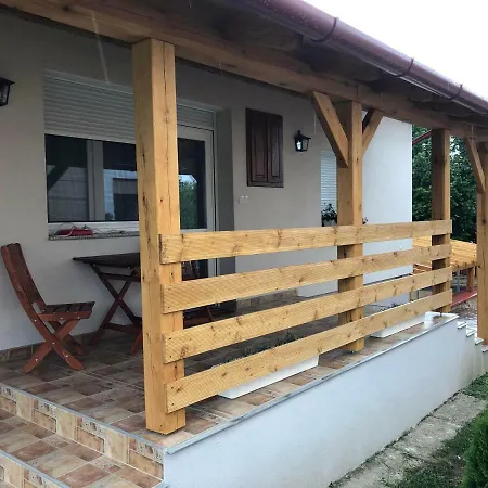 Keknefelejcs Vendeghaz 別荘